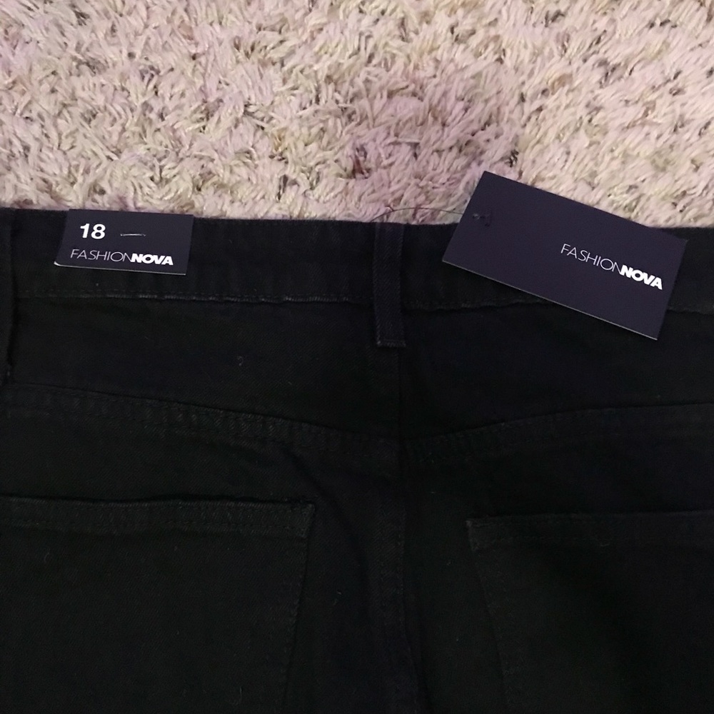 Fashion nova, caught in a fantasy distressed boyfriend jeans,black - Picture 2 of 2
